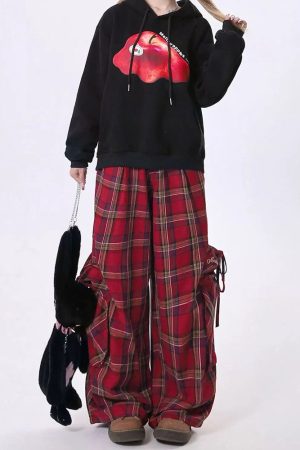 Cute Everyday Outfits, Outfit Inspo Casual 90's Grunge Plaid Cargo Pants