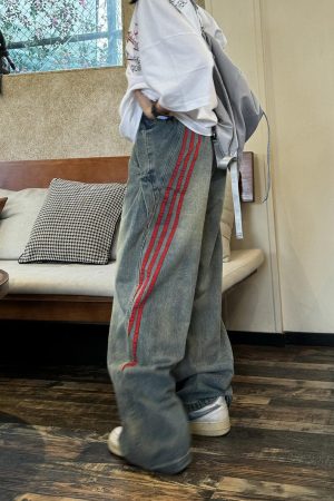 Cute Everyday Outfits, Outfit Inspo Casual 90s Style Wide Red Stripe Jeans