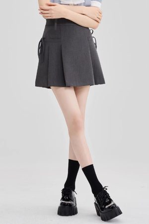 Cute Everyday Outfits, Outfit Inspo Casual Aesthetic Outfit Grey Mini Skirt