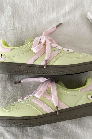 Cute Everyday Outfits, Outfit Inspo Casual Apple on Toe Green Sneakers