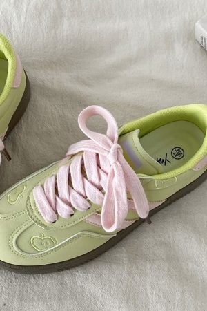 Cute Everyday Outfits, Outfit Inspo Casual Apple on Toe Green Sneakers