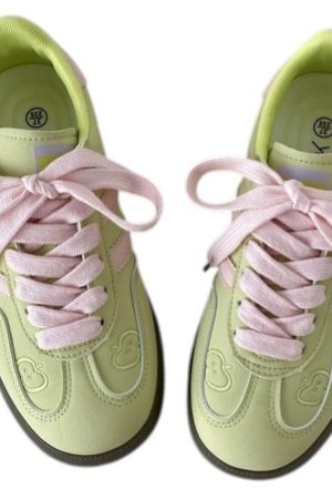 Cute Everyday Outfits, Outfit Inspo Casual Apple on Toe Green Sneakers