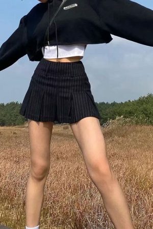 Cute Everyday Outfits, Outfit Inspo Casual Baby Lies Striped Pleated Skirt