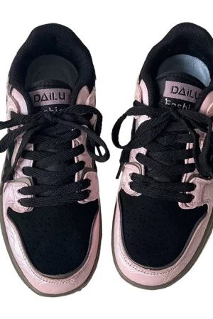 Cute Everyday Outfits, Outfit Inspo Casual Black & Pink Star Sneakers