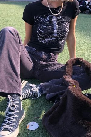 Cute Everyday Outfits, Outfit Inspo Casual Black Skeleton Crop Top