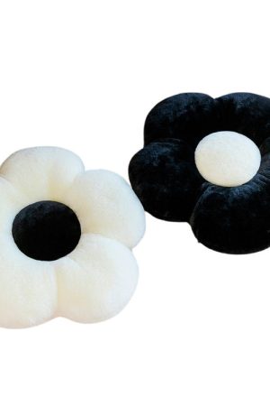 Cute Everyday Outfits, Outfit Inspo Casual Black & White Flower Pillow