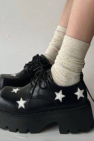 Cute Everyday Outfits, Outfit Inspo Casual Black & White Star Platform Oxfords