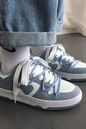 Cute Everyday Outfits, Outfit Inspo Casual Blue Heart Aesthetic Sneakers