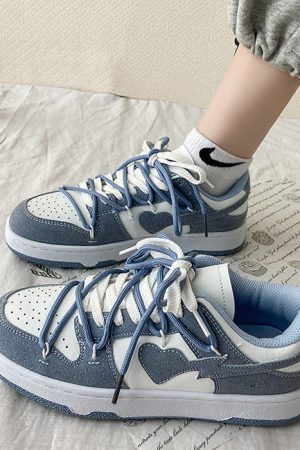 Cute Everyday Outfits, Outfit Inspo Casual Blue Heart Aesthetic Sneakers
