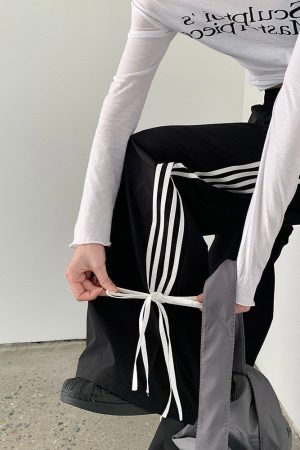 Cute Everyday Outfits, Outfit Inspo Casual Bow Tie Side Stripe Pants