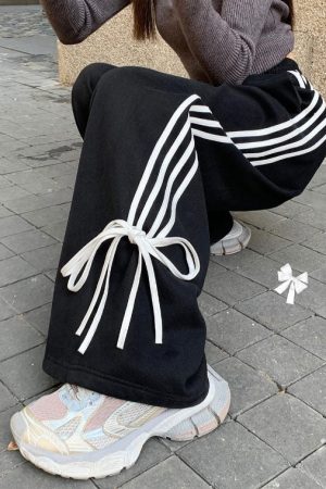 Cute Everyday Outfits, Outfit Inspo Casual Bow Tie Side Stripe Pants