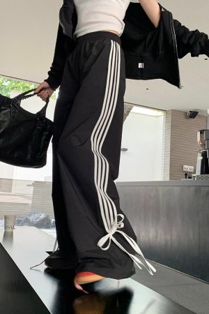 Cute Everyday Outfits, Outfit Inspo Casual Bow Tie Side Stripe Pants