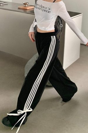 Cute Everyday Outfits, Outfit Inspo Casual Bow Tie Side Stripe Pants
