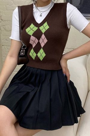 Cute Everyday Outfits, Outfit Inspo Casual Brown Argyle Vest