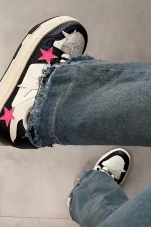 Cute Everyday Outfits, Outfit Inspo Casual Bubblegum Pink Star Sneakers in Black