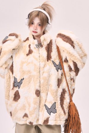 Cute Everyday Outfits, Outfit Inspo Casual Butterfly Aesthetic Oversized Fur Jacket