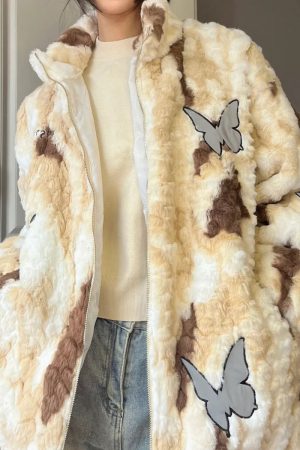 Cute Everyday Outfits, Outfit Inspo Casual Butterfly Aesthetic Oversized Fur Jacket