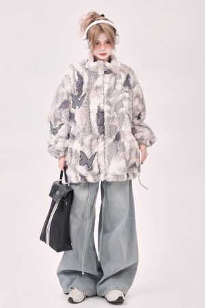 Cute Everyday Outfits, Outfit Inspo Casual Butterfly Aesthetic Oversized Fur Jacket