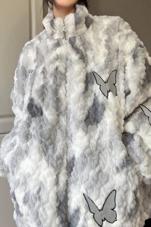 Cute Everyday Outfits, Outfit Inspo Casual Butterfly Aesthetic Oversized Fur Jacket