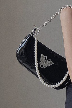 Cute Everyday Outfits, Outfit Inspo Casual Butterfly Baguette Bag