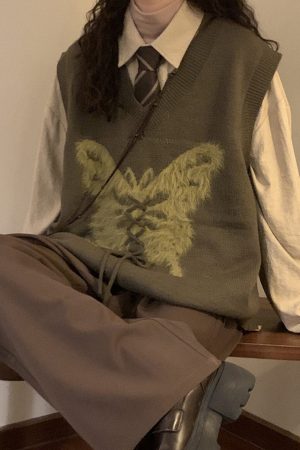 Cute Everyday Outfits, Outfit Inspo Casual Butterfly Knit Vest in Green