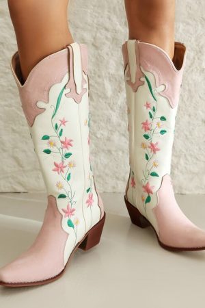 Cute Everyday Outfits, Outfit Inspo Casual Canyon Town Floral Cowboy Boots