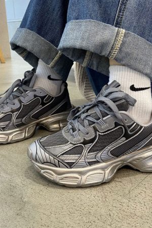 Cute Everyday Outfits, Outfit Inspo Casual Casual Friday Aesthetic Silver Sneakers