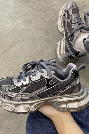 Cute Everyday Outfits, Outfit Inspo Casual Casual Friday Aesthetic Silver Sneakers