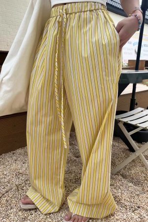 Cute Everyday Outfits, Outfit Inspo Casual Casual Friday Striped Pants