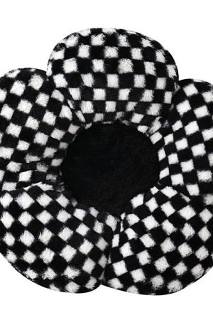 Cute Everyday Outfits, Outfit Inspo Casual Checkered Flower Pillow