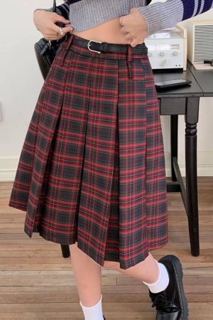 Cute Everyday Outfits, Outfit Inspo Casual Classic Red Pleated Midi Skirt