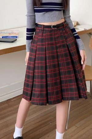 Cute Everyday Outfits, Outfit Inspo Casual Classic Red Pleated Midi Skirt