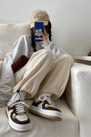 Cute Everyday Outfits, Outfit Inspo Casual Coffee Cream Sneakers