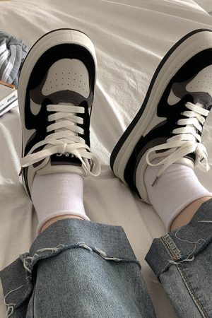 Cute Everyday Outfits, Outfit Inspo Casual Coffee Cream Sneakers