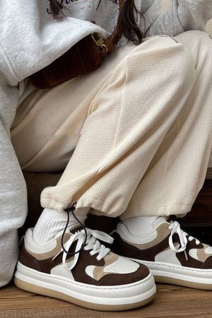 Cute Everyday Outfits, Outfit Inspo Casual Coffee Cream Sneakers