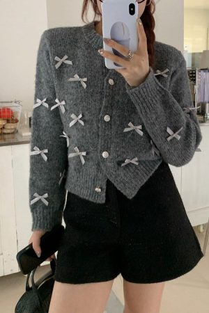 Cute Everyday Outfits, Outfit Inspo Casual Coquette Aesthetic Grey Cardigan