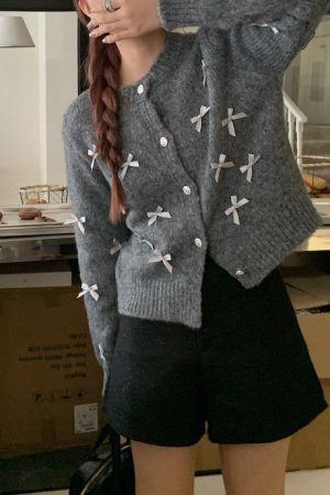 Cute Everyday Outfits, Outfit Inspo Casual Coquette Aesthetic Grey Cardigan