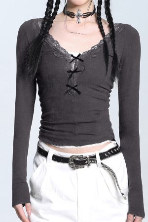 Cute Everyday Outfits, Outfit Inspo Casual Coquette Aesthetic V-Neck Top