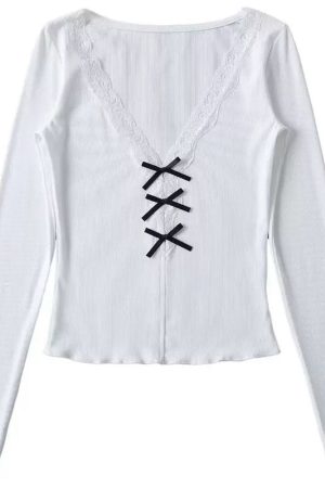 Cute Everyday Outfits, Outfit Inspo Casual Coquette Aesthetic V-Neck Top