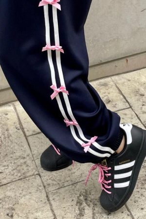 Cute Everyday Outfits, Outfit Inspo Casual Coquette Bows Side Stripe Pants
