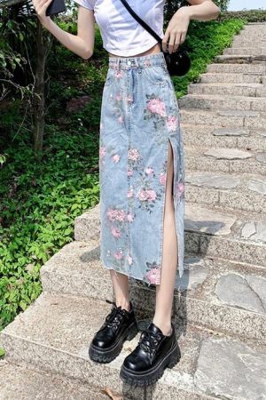 Cute Everyday Outfits, Outfit Inspo Casual Cottage Floral Long Denim Skirt