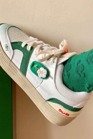 Cute Everyday Outfits, Outfit Inspo Casual Cottagecore Aesthetic Crochet Details Sneakers