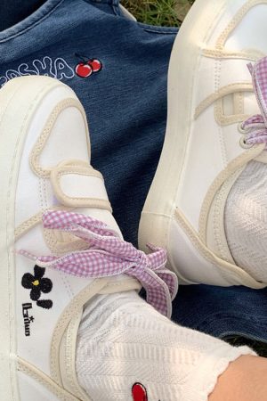 Cute Everyday Outfits, Outfit Inspo Casual Cottagecore Aesthetic Gingham Sneakers