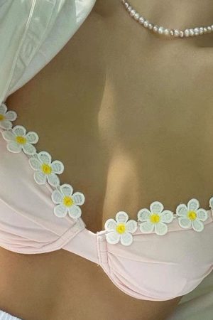 Cute Everyday Outfits, Outfit Inspo Casual Cottagecore Daisy Bralette Top