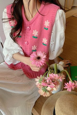 Cute Everyday Outfits, Outfit Inspo Casual Cottagecore Floral Embroidered Knit Vest