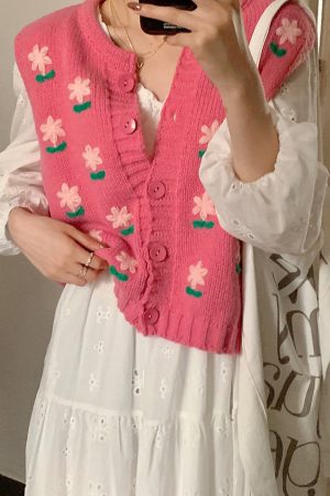 Cute Everyday Outfits, Outfit Inspo Casual Cottagecore Floral Embroidered Knit Vest