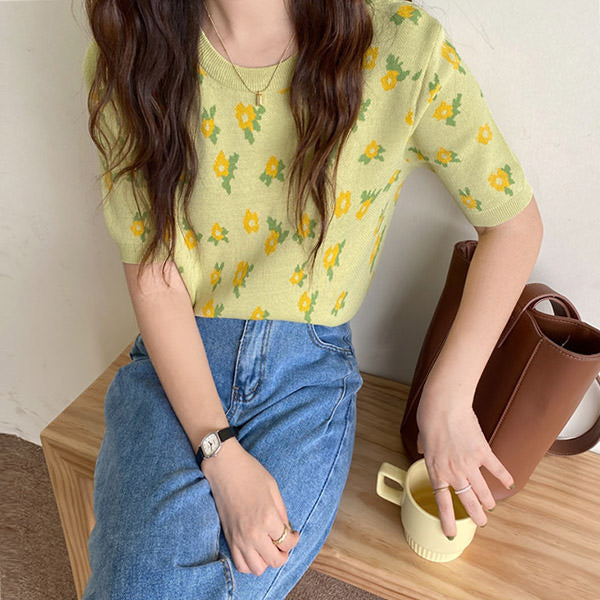 Cute Everyday Outfits, Outfit Inspo Casual Cottagecore Floral Knit T-Shirt Cute Everyday Outfits, Outfit Inspo Casual Cottagecore Floral Knit T-Shirt
