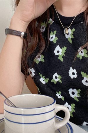 Cute Everyday Outfits, Outfit Inspo Casual Cottagecore Floral Knit T-Shirt