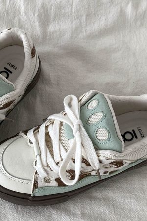 Cute Everyday Outfits, Outfit Inspo Casual Cow Print Skater Sneakers