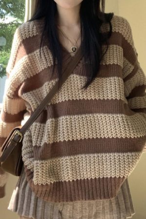 Cute Everyday Outfits, Outfit Inspo Casual Cozy Reading Striped Sweater